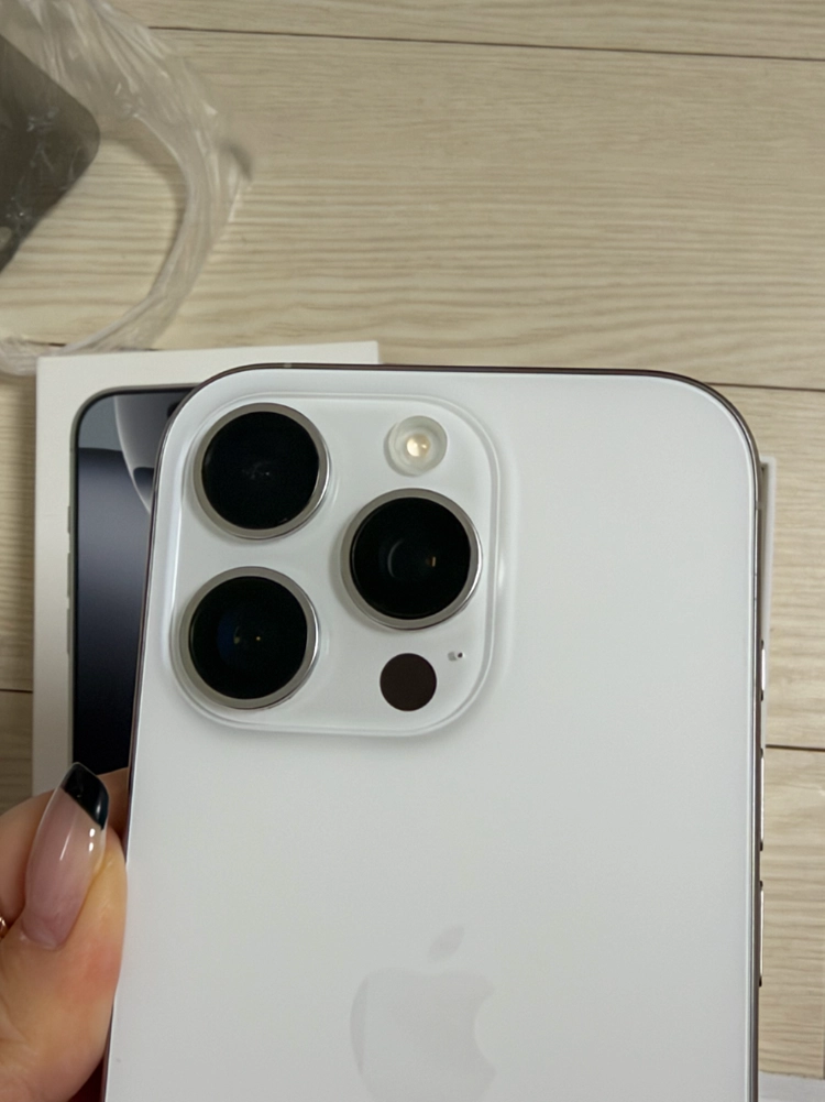 아이폰 16프로 1테라 화이트 티타늄 1TB 16pro 실버 이미지