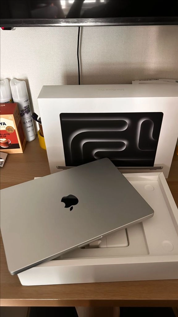 맥북 프로 14인치 M3 8GB / 512GB 판매합니다 이미지