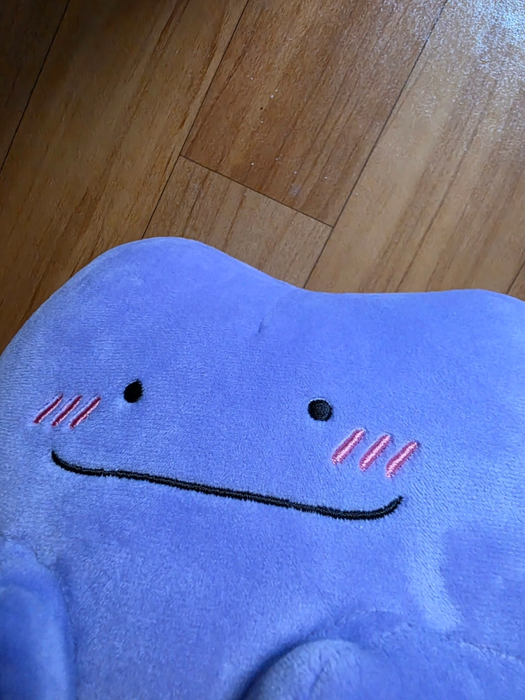 보라색 메타몽 봉제인형 이미지