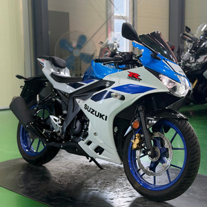 스즈키 gsx-r125 25년식 1만9천키로 입문용 인기 바이크 판매합니다 이미지