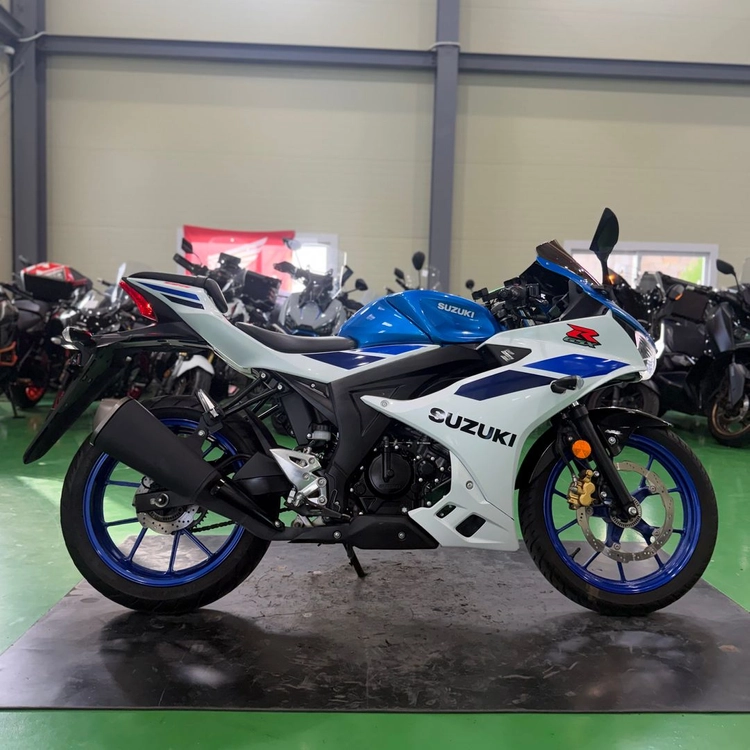 스즈키 gsx-r125 25년식 1만9천키로 입문용 인기 바이크 판매합니다 이미지