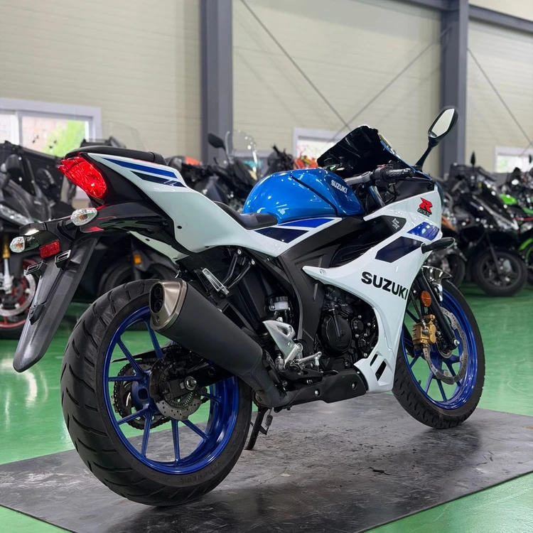 스즈키 gsx-r125 25년식 1만9천키로 입문용 인기 바이크 판매합니다 이미지