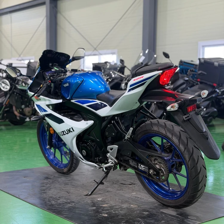 스즈키 gsx-r125 25년식 1만9천키로 입문용 인기 바이크 판매합니다 이미지