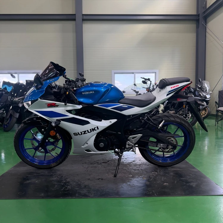 스즈키 gsx-r125 25년식 1만9천키로 입문용 인기 바이크 판매합니다 이미지