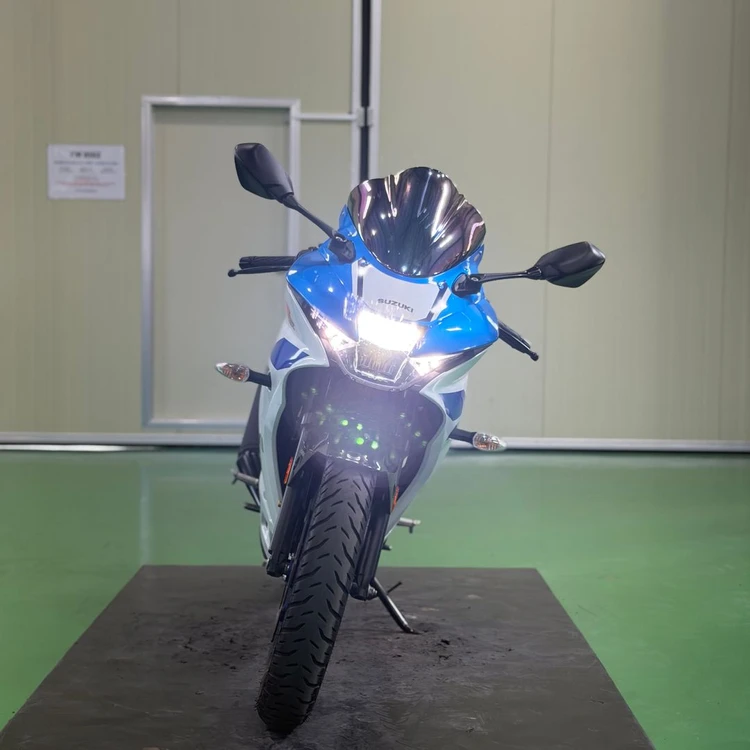스즈키 gsx-r125 25년식 1만9천키로 입문용 인기 바이크 판매합니다 이미지