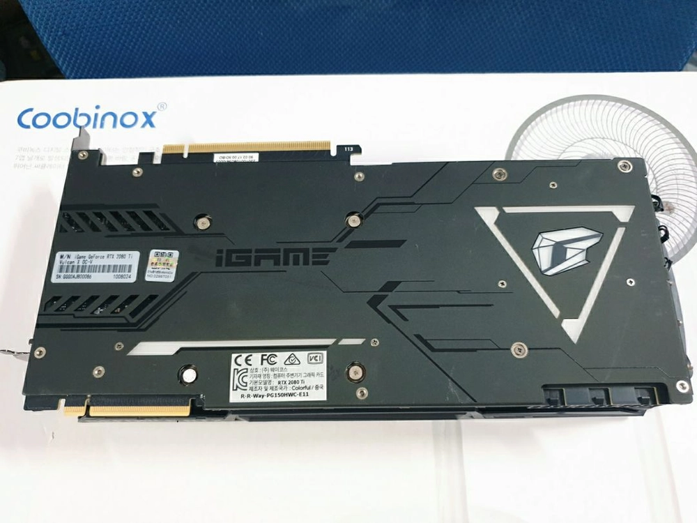 컬러풀 RTX 2080 Ti Vulcan 불칸 LCD 탑재 이미지