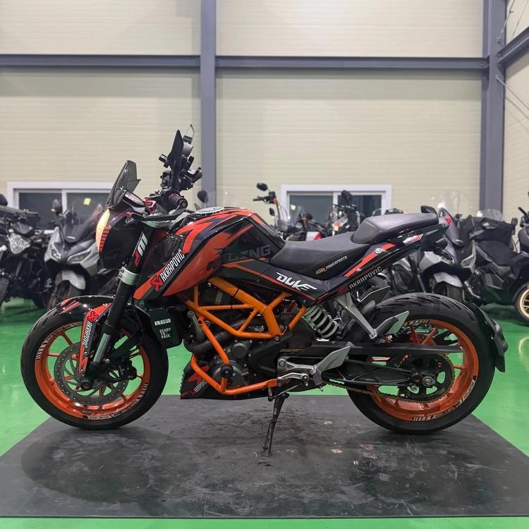 ktm 듀크390 16년식 입문용 네이키드 바이크 저렴하게 판매합니다 이미지