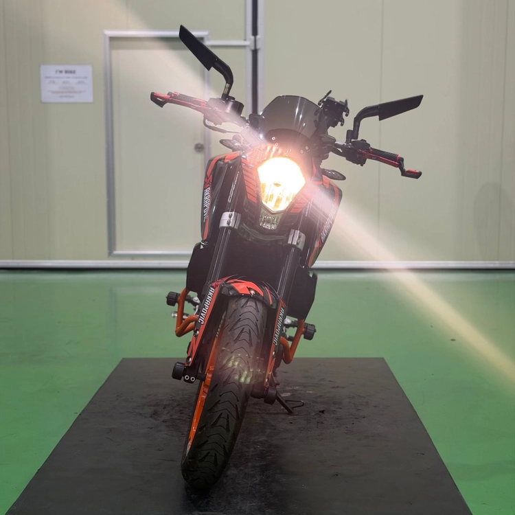ktm 듀크390 16년식 입문용 네이키드 바이크 저렴하게 판매합니다 이미지