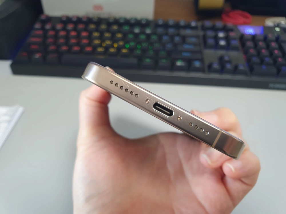 아이폰16 프로 맥스 / 512GB / 데저트 티타늄 이미지