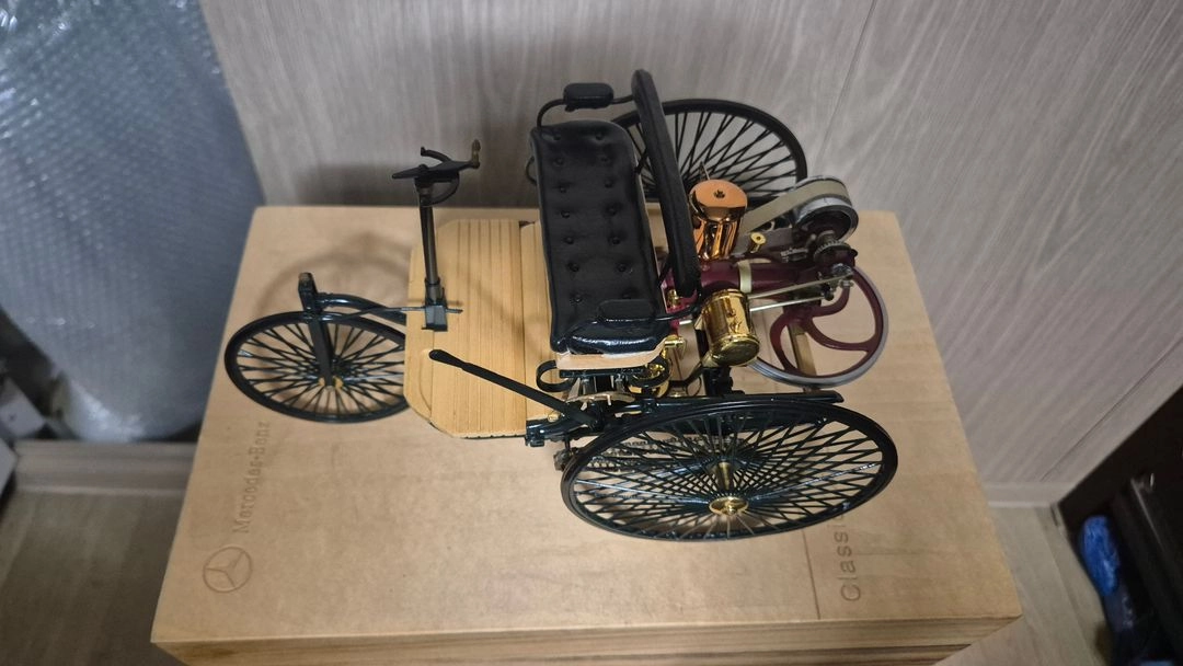 1885년식 벤츠 삼륜자동차 이미지