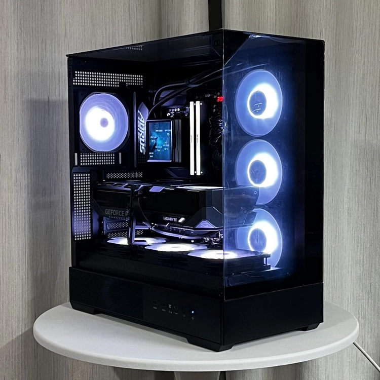 9800X3D 5080 게이밍oc 기가바이트 조합 게이밍 컴퓨터 이미지