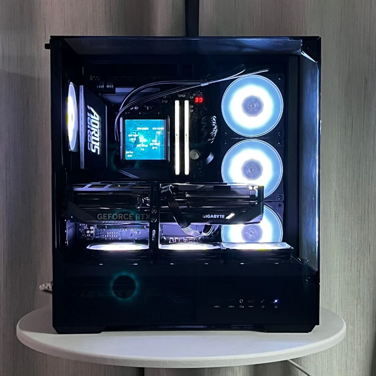 9800X3D 5080 게이밍oc 기가바이트 조합 게이밍 컴퓨터 이미지