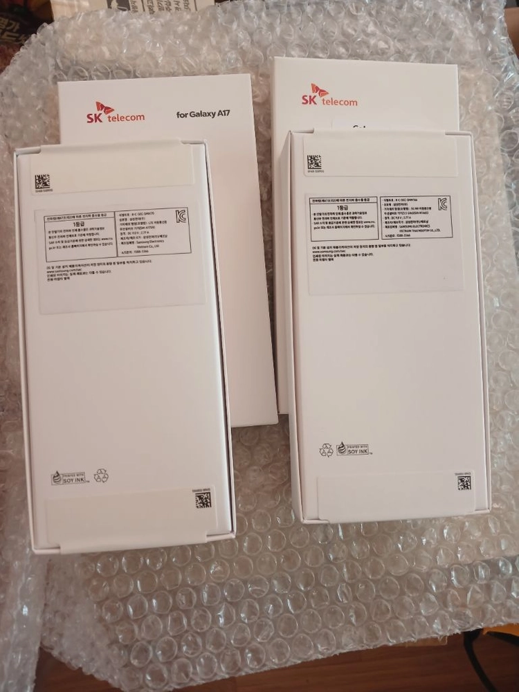 삼성잔자 갤럭시 A17 sm-a175 와이드8 판매랍니다. 미개봉 새제품 순정 에코패키지 보호필름 케이스포함 이미지