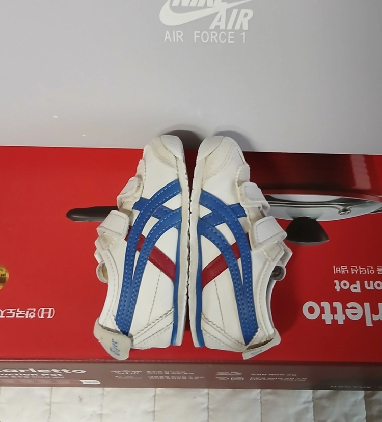 오니츠카타이거 키즈 130운동화 이미지