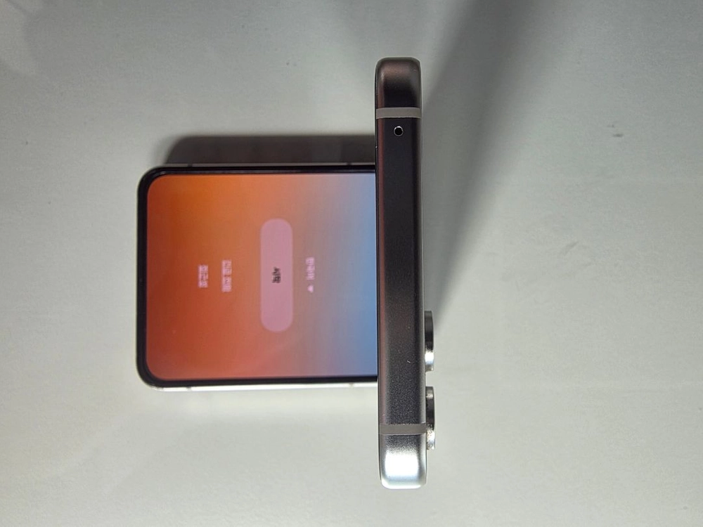 갤럭시Z플립 5 메종마르지엘라 에디션 512GB 이미지