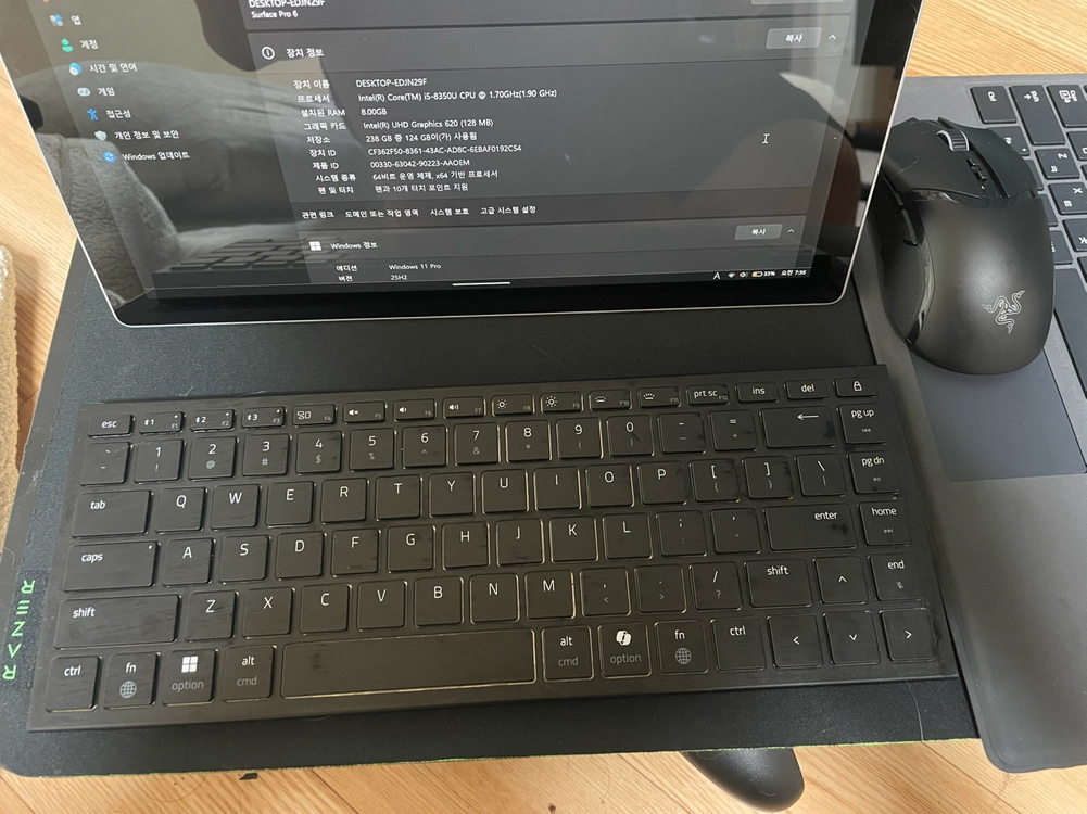 서피스프로6 i5버전 256gb 레이저 조로 키보드,코브라프로 마우스 팝니다 이미지
