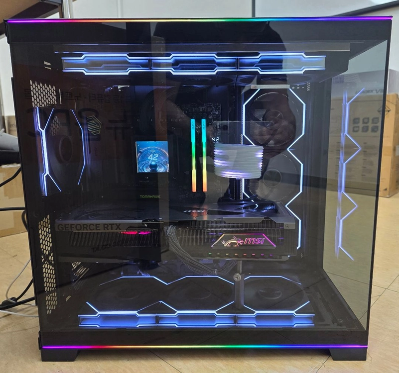 라이젠 7 9800X3D + RTX 5080 풀 리안리 올블랙 감성 최고급 게이밍 본체 이미지