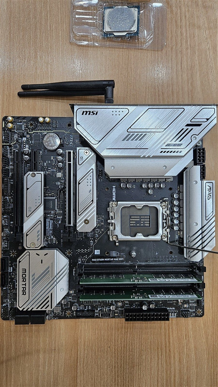 i3-14100 + B760M 박격포 WIFI 본체 (램·SSD 없음) 이미지