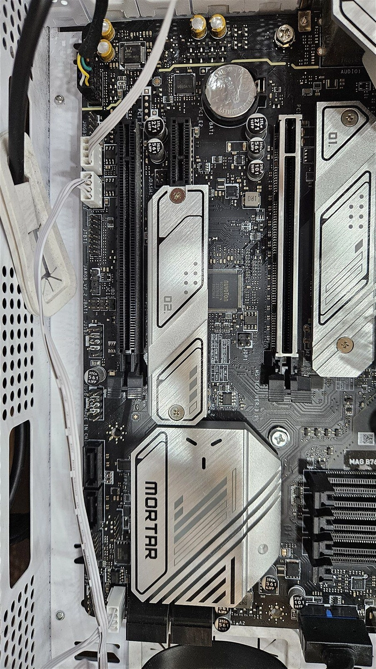 i3-14100 + B760M 박격포 WIFI 본체 (램·SSD 없음) 이미지