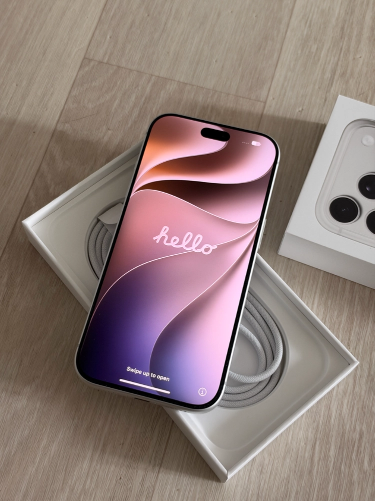 애플 아이폰18 프로 실버 256GB S급 이미지