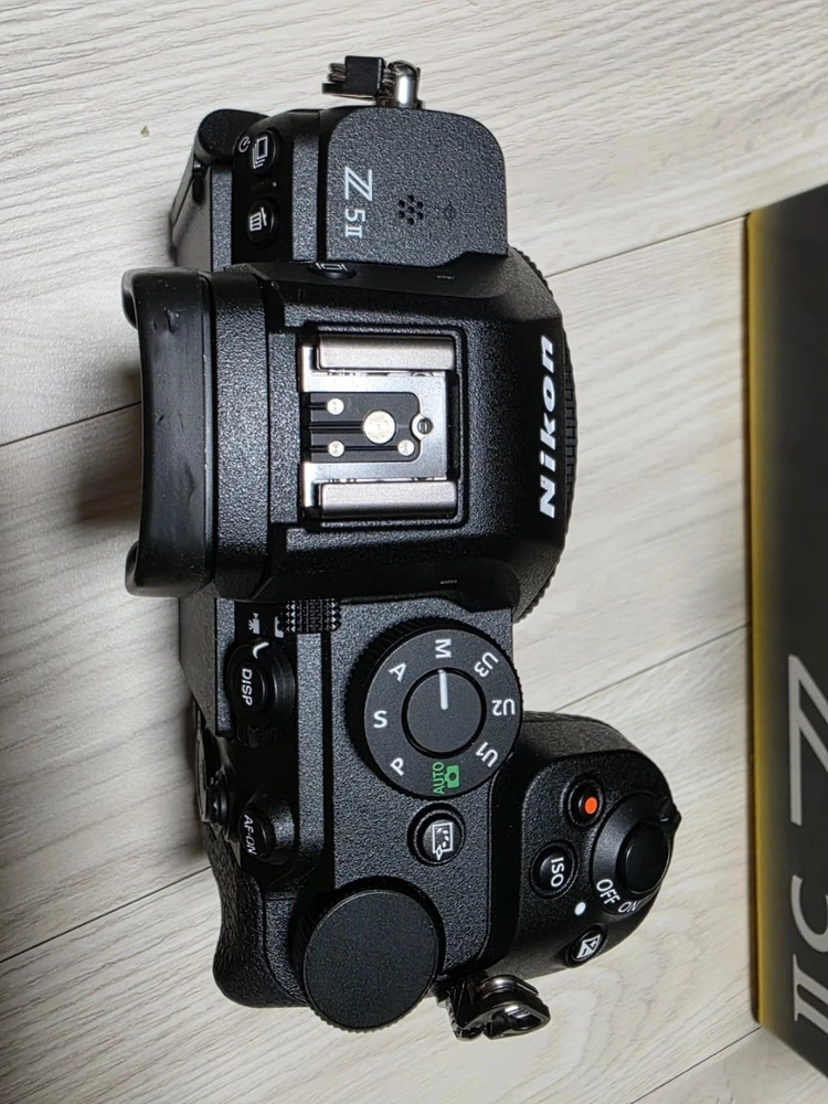 니콘 Z5II 이미지