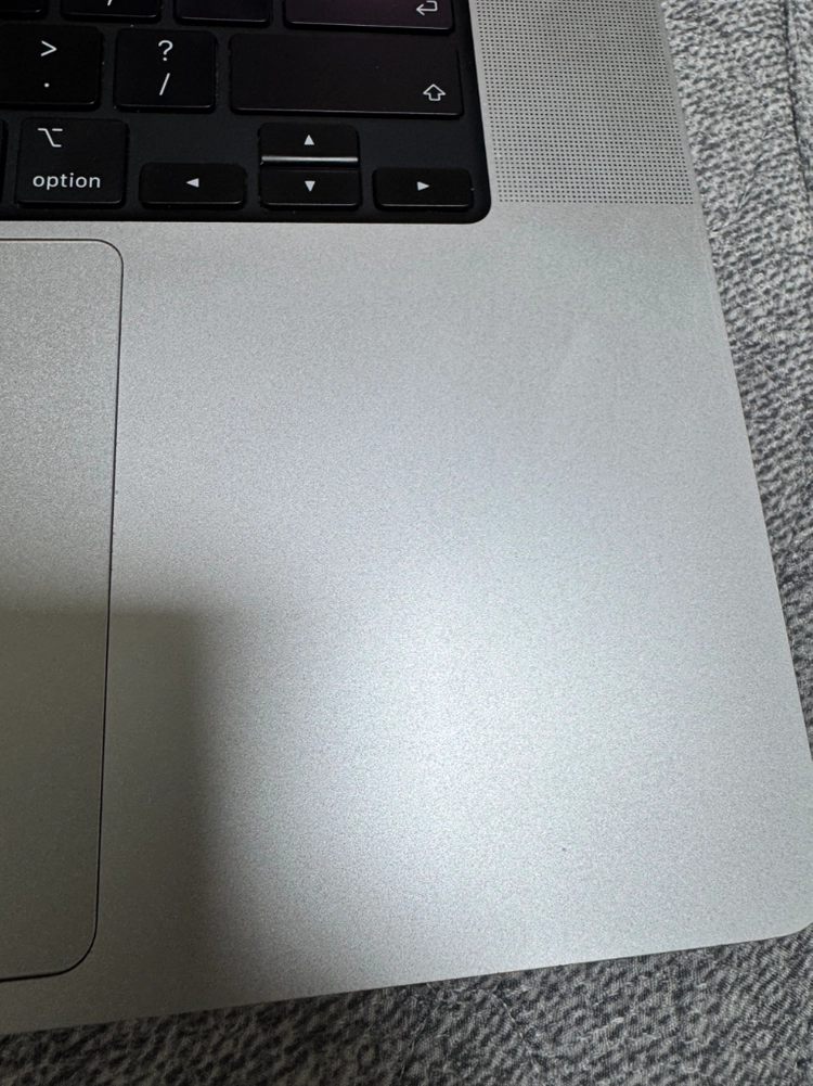 맥북프로16인치 m3pro 1tb 18ram 이미지