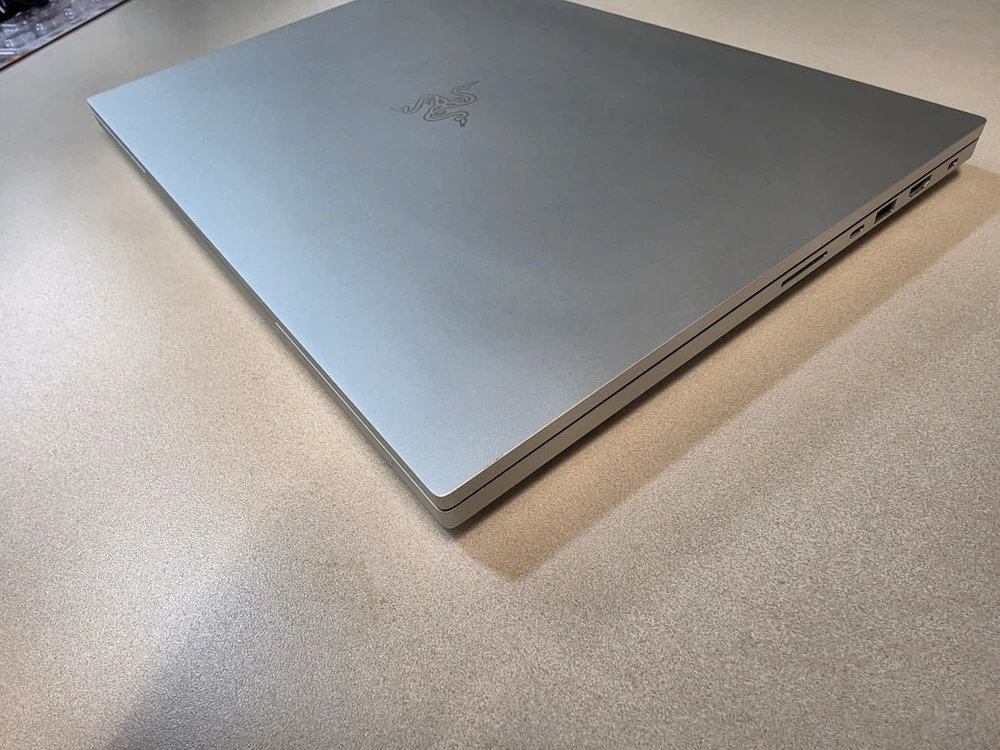 [레이저] 블레이드18 RTX4090 i9 razer blade 18 풀박스 국내정발 이미지