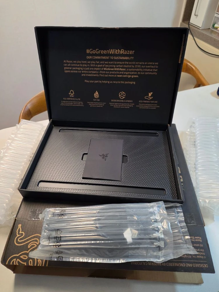 [레이저] 블레이드18 RTX4090 i9 razer blade 18 풀박스 국내정발 이미지