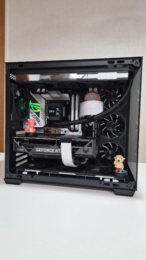 게이밍용 고사양 컴퓨터 i7 14700kf rtx 4070ti 윈도우 정품 이미지