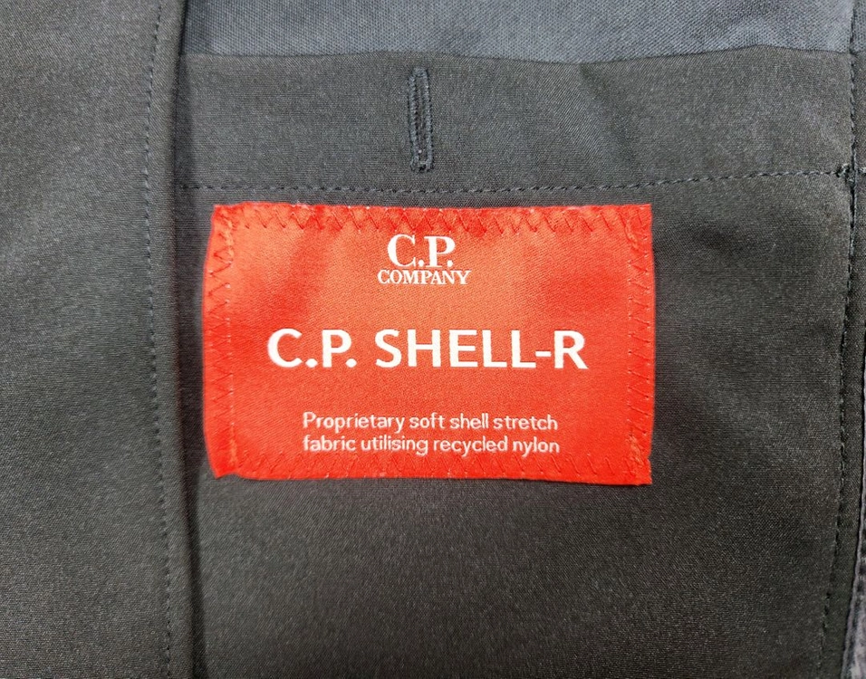 [새상품급 L] CP컴퍼니 방수 SHELL 후드자켓 발망 아미리 디스퀘어드2 크롬하츠 에디하디 에피그램 코오롱 k2 이미지