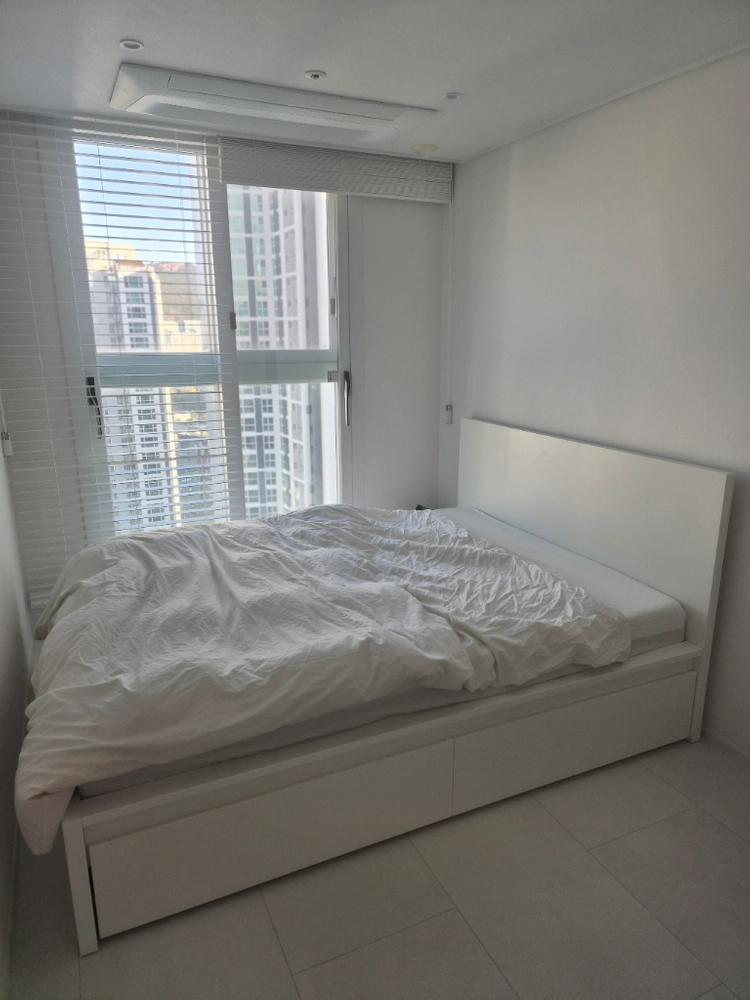 MALM 말름 높은침대프레임+수납상자2, 화이트/뢴세트, 150x200 cm 퀸사이즈 침대 이케아 이미지