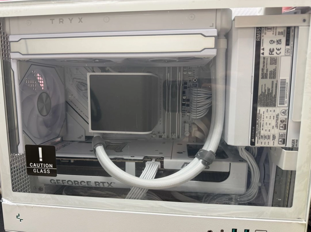 983d B850-G 32G T710 1TB P5 플러스 2TB 5070 화이트 PC... 이미지