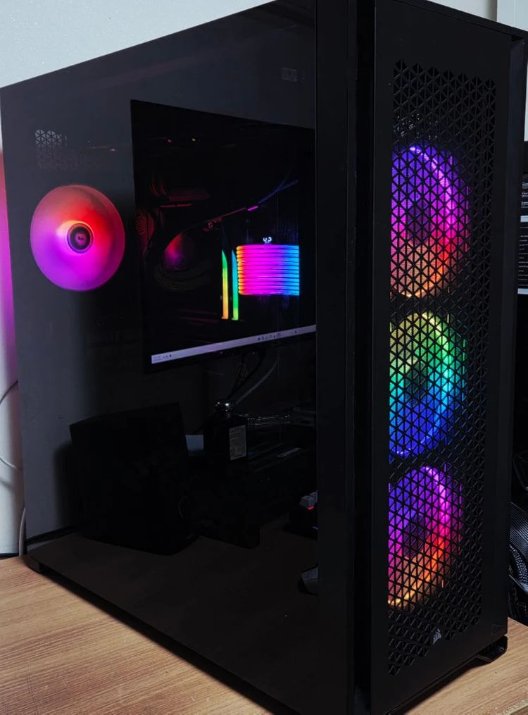 라이젠 9800x3d / X870 하이엔드 커세어 컴퓨터 이미지