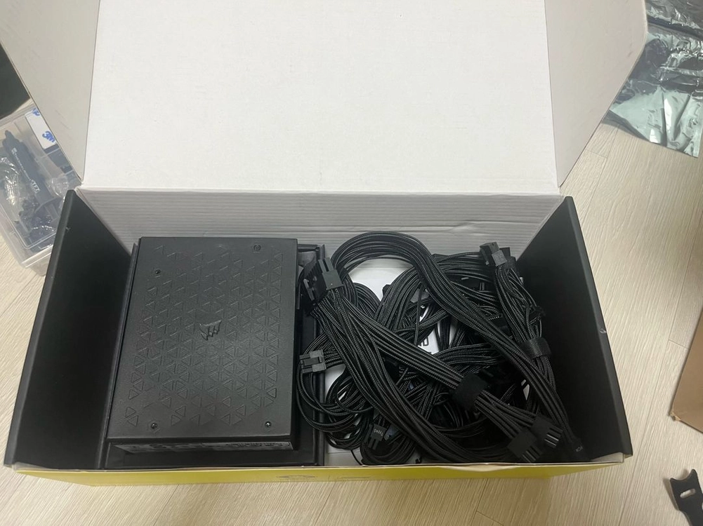 커세어 SF1000 3.1 이미지
