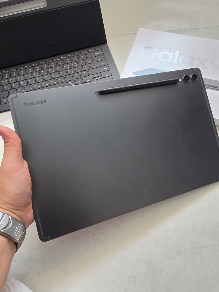 갤럭시탭S9울트라(램16GB/용량1TB)+삼성정품슬림키보드북커버 이미지