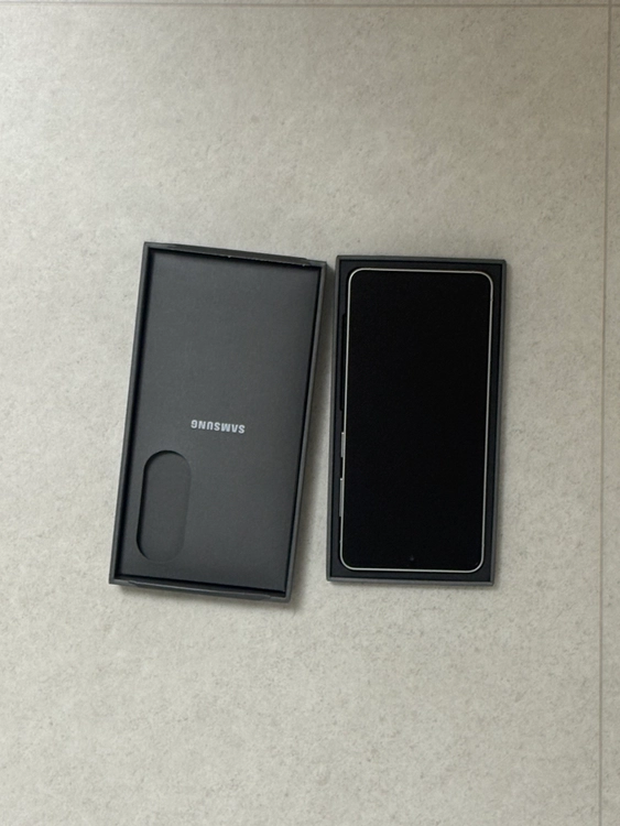 갤럭시S26 512GB 화이트 색상 자급제 판매합니다. 이미지