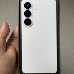 갤럭시S26 512GB 화이트 색상 자급제 판매합니다. 이미지