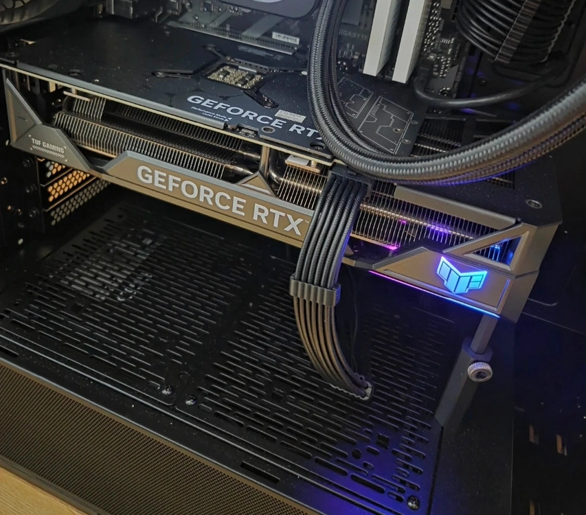 ASUS TUF 터프 Gaming 지포스 RTX 4070 Ti 012G OC D6X 12GB 풀박스 팝니다 이미지