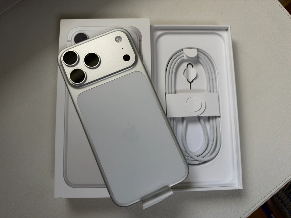 아이폰17 프로 맥스 512gb 실버(애케 27년 12월) S급 판매합니다~ 이미지