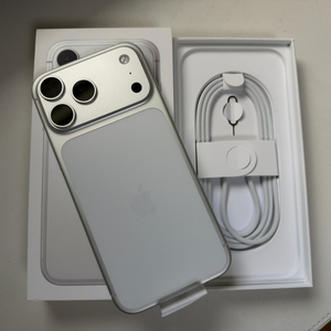 아이폰17 프로 맥스 512gb 실버(애케 27년 12월) S급 판매합니다~ 이미지