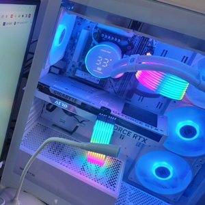 i7 13700f RTX4060 램 빠진 화이트 게이밍 반본체 이미지