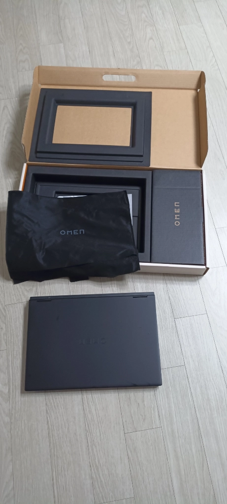 S급 HP 오멘 깨끗한 게이밍 노트북 RTX4060 싸게 팝니다. 이미지