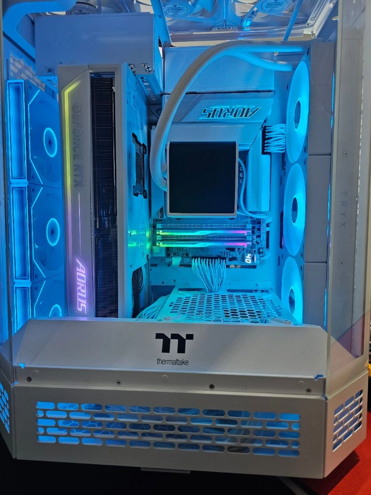 기가바이트 RTX 590 그래픽카드 판매 이미지