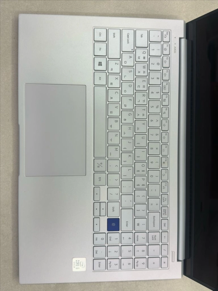 삼성 갤럭시북 이온 15.6인치 i5 / RAM 16GB / SSD 256GB 판매 이미지
