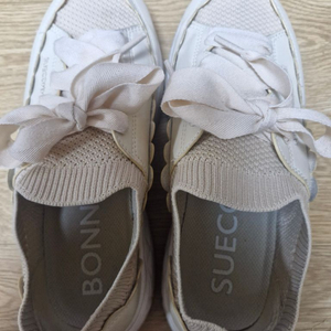 슈콤마보니 스니커즈 이미지