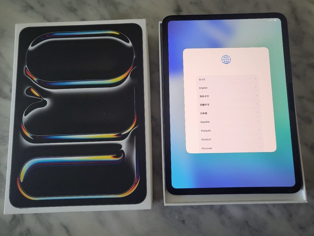 아이패드 프로 11 m4 256g wifi 실버 올갈이 새상품급 + 니케 키보드 + esr케이스 이미지