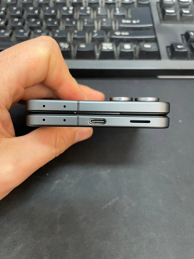 갤럭시Z플립8 블랙 256GB 무잔상 상태좋은 중고109만1000원팝니다 이미지