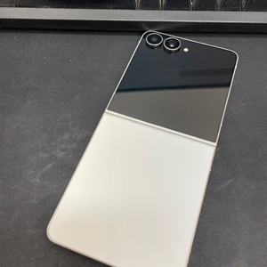 갤럭시Z플립8 크림 256GB 무잔상 상태좋은 중고106만8천팝니다 이미지