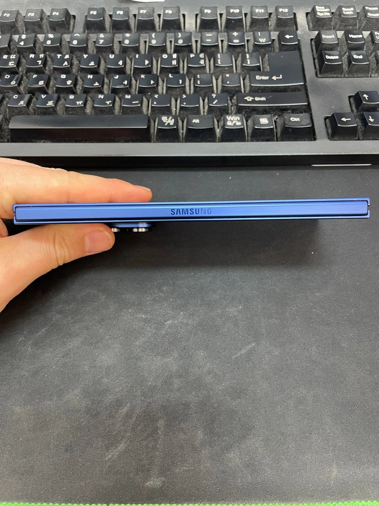 갤럭시Z폴드7 블루 512GB 무잔상 상태좋은 중고126만5천팝니다 이미지