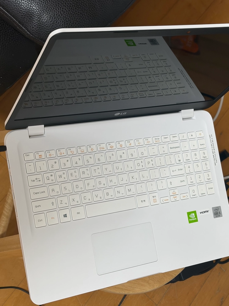i5-10210U / 16GB / 256GB / LG 울트라PC 노트북 이미지